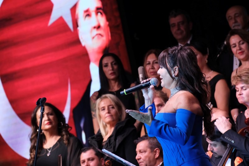 C-Majör Türkiye Korosu 13. Gönüllü Yardım Konseri Yine Ses Getirdi C-Majör Türkiye Korosu 13. Gönüllü Yardım Konseri Yine Ses Getirdi